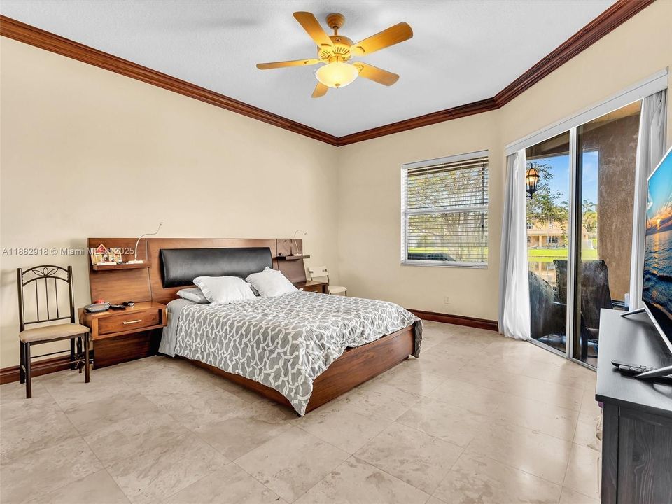 For Sale: $960,000 (4 beds, 3 baths, 2490 Square Feet)