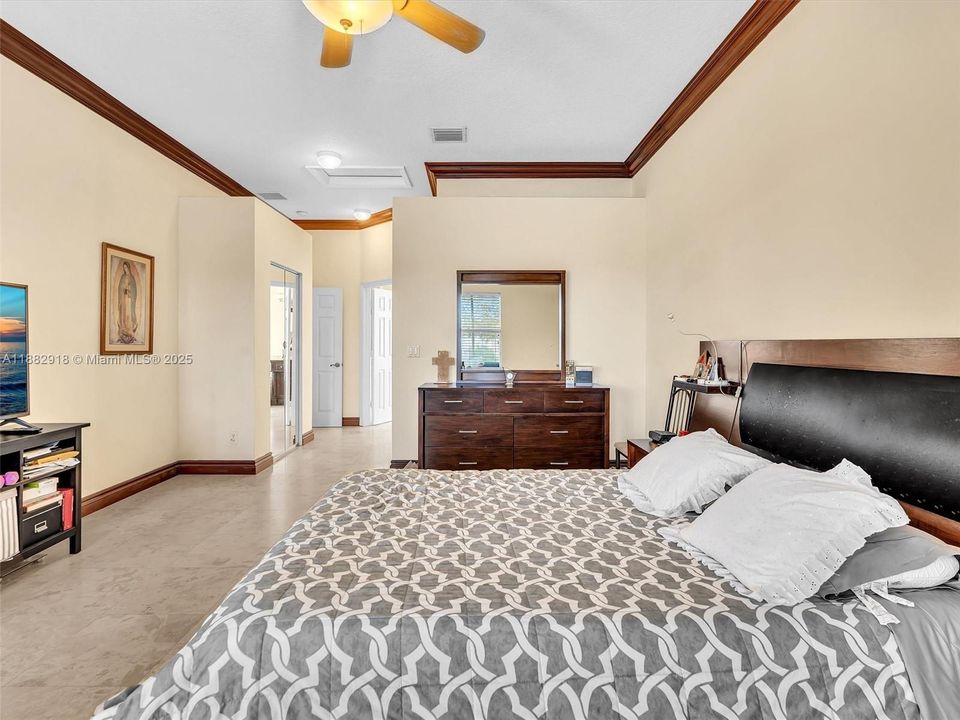 For Sale: $960,000 (4 beds, 3 baths, 2490 Square Feet)