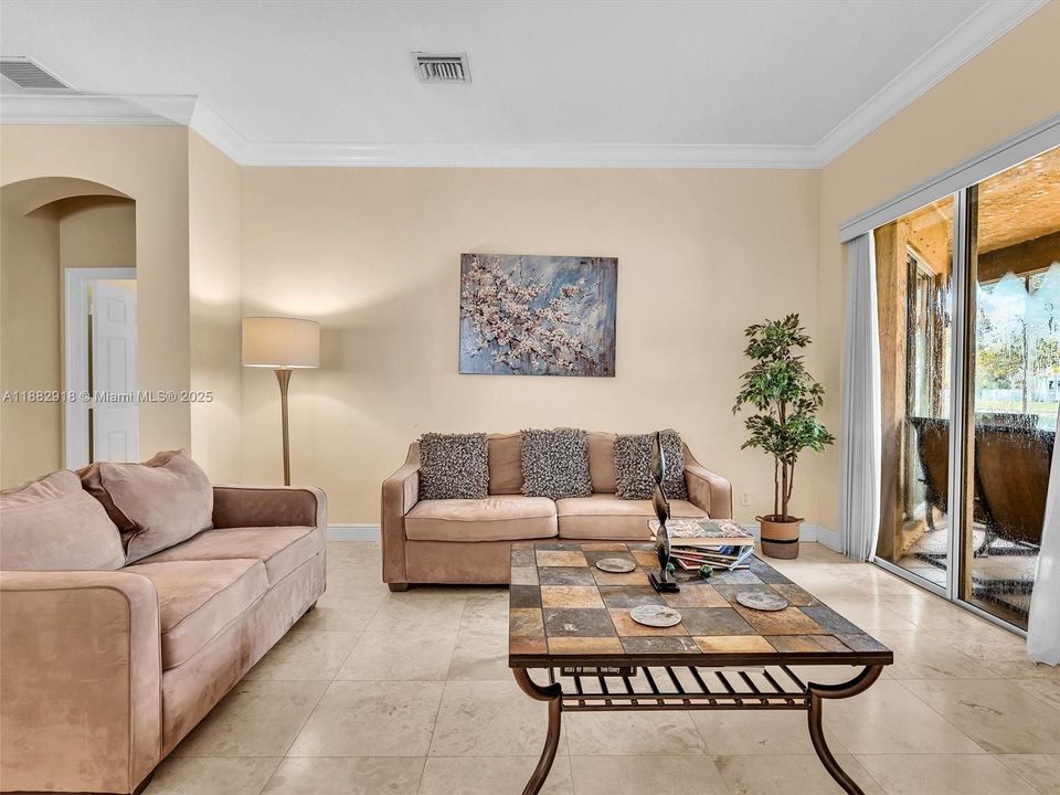 For Sale: $960,000 (4 beds, 3 baths, 2490 Square Feet)