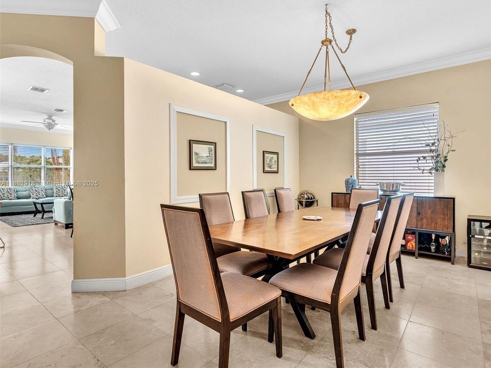 For Sale: $960,000 (4 beds, 3 baths, 2490 Square Feet)