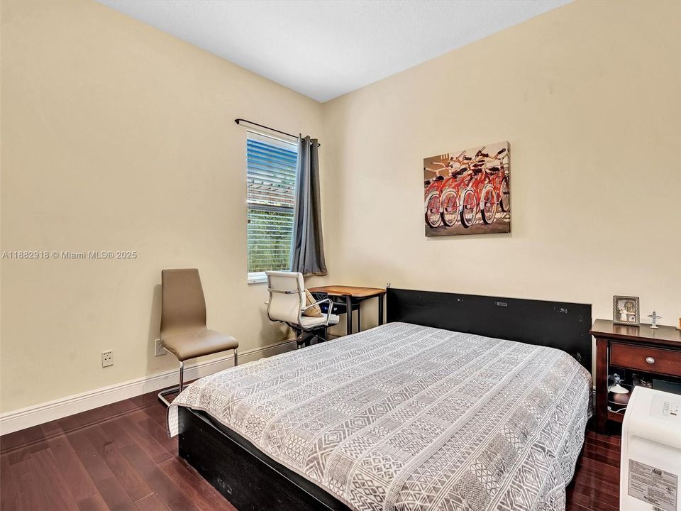 For Sale: $960,000 (4 beds, 3 baths, 2490 Square Feet)