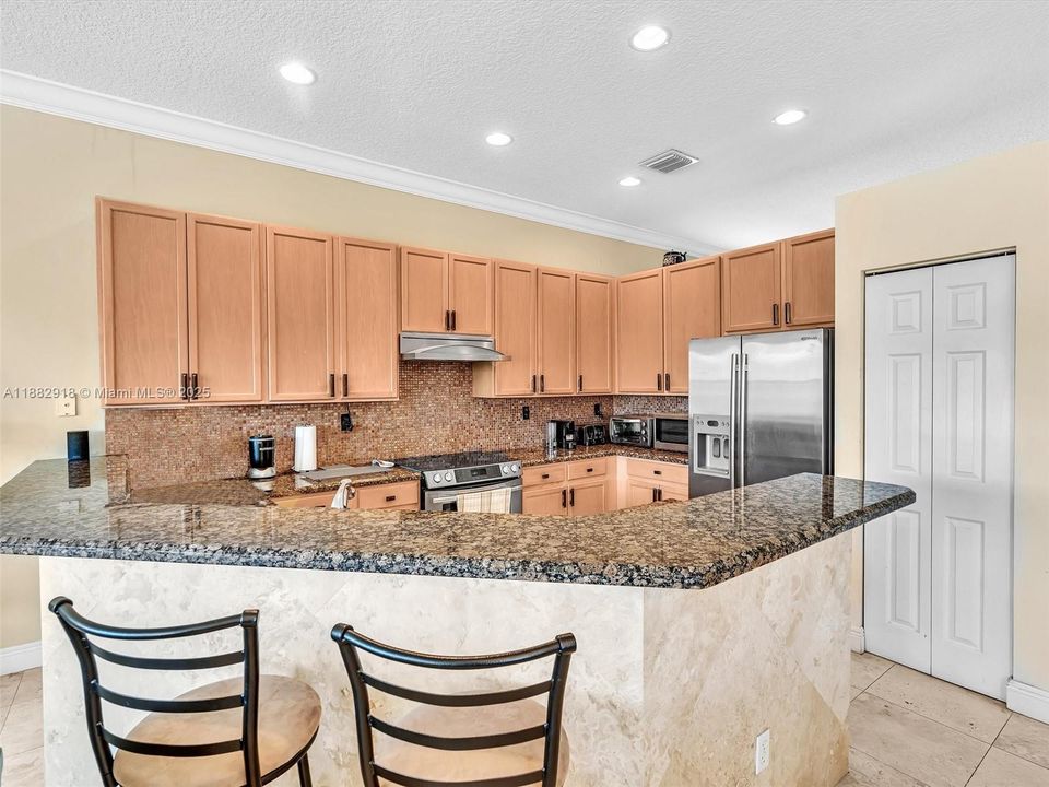 For Sale: $960,000 (4 beds, 3 baths, 2490 Square Feet)