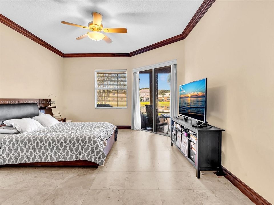 For Sale: $960,000 (4 beds, 3 baths, 2490 Square Feet)