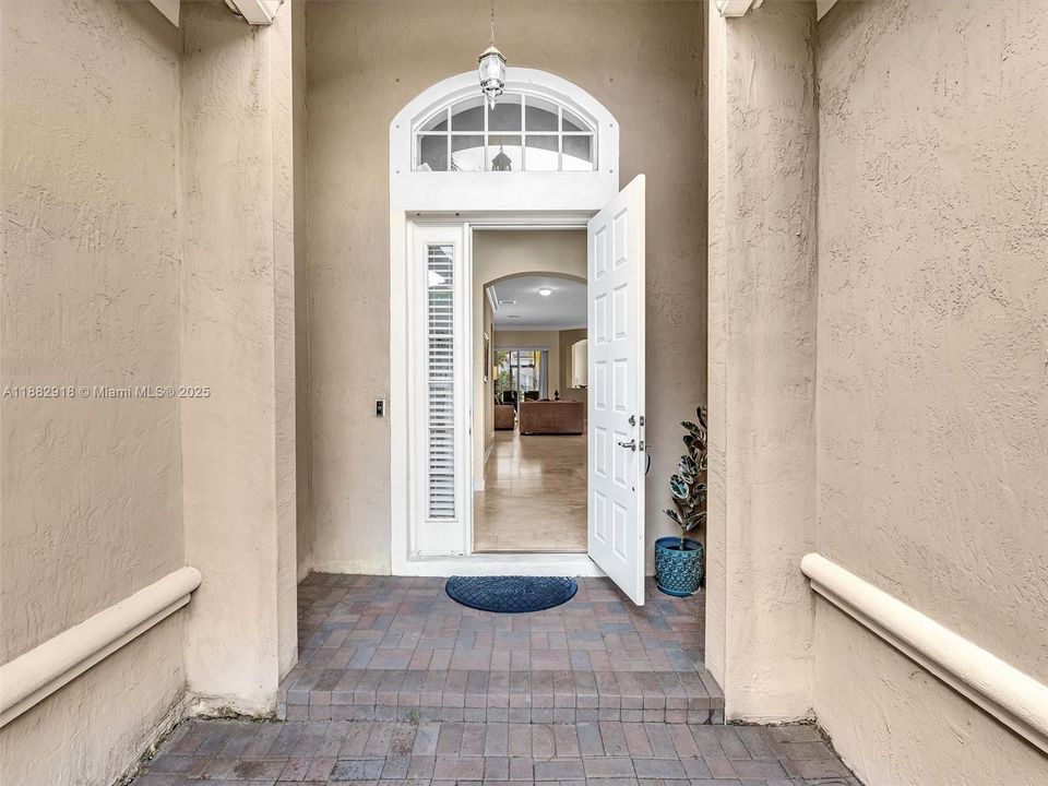 For Sale: $960,000 (4 beds, 3 baths, 2490 Square Feet)