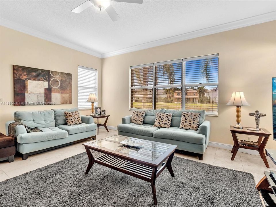 For Sale: $960,000 (4 beds, 3 baths, 2490 Square Feet)