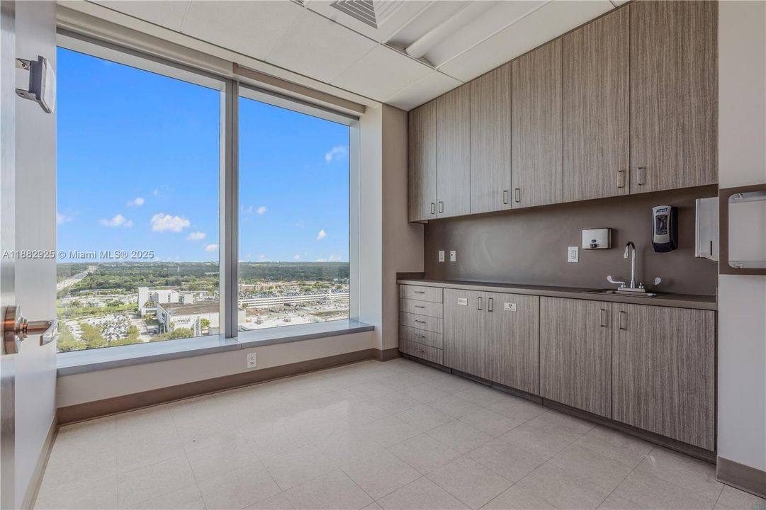 For Rent: $9,220 (0 beds, 0 baths, 0 Square Feet)