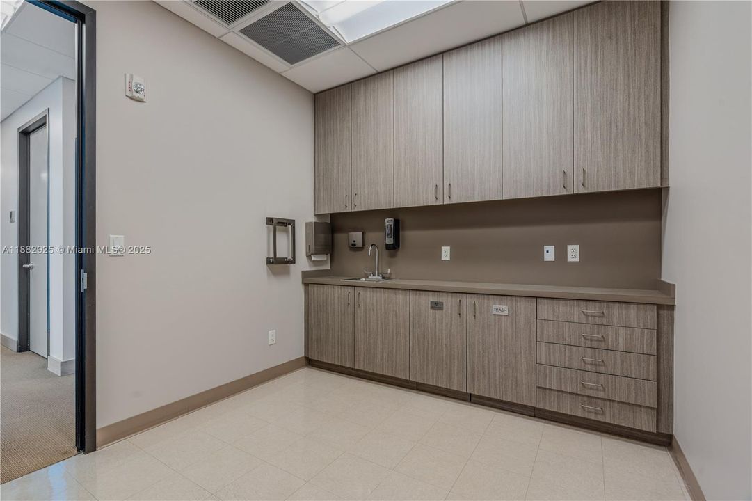 For Rent: $9,220 (0 beds, 0 baths, 0 Square Feet)