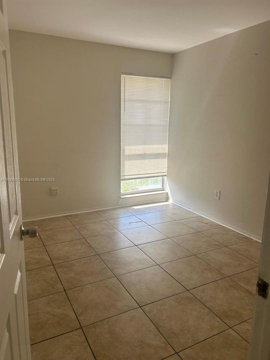 出租: $2,199 (4 贝兹, 2 浴室, 1818 平方英尺)