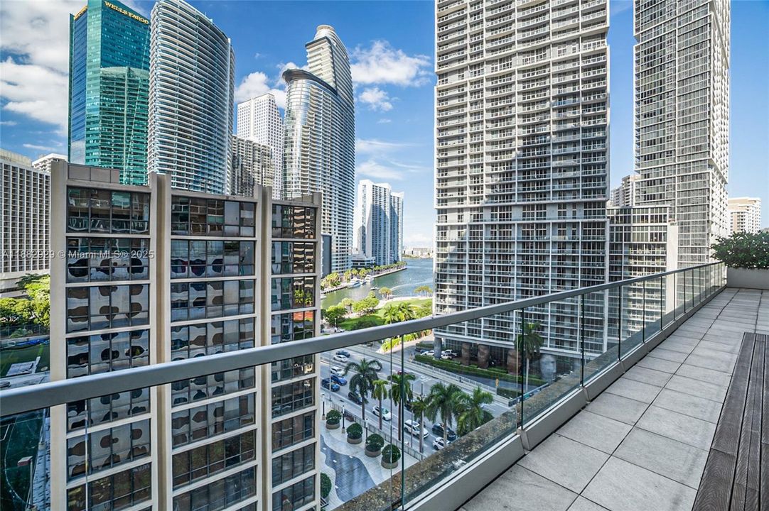 Active With Contract: $1,100,000 (3 beds, 3 baths, 1494 Square Feet)