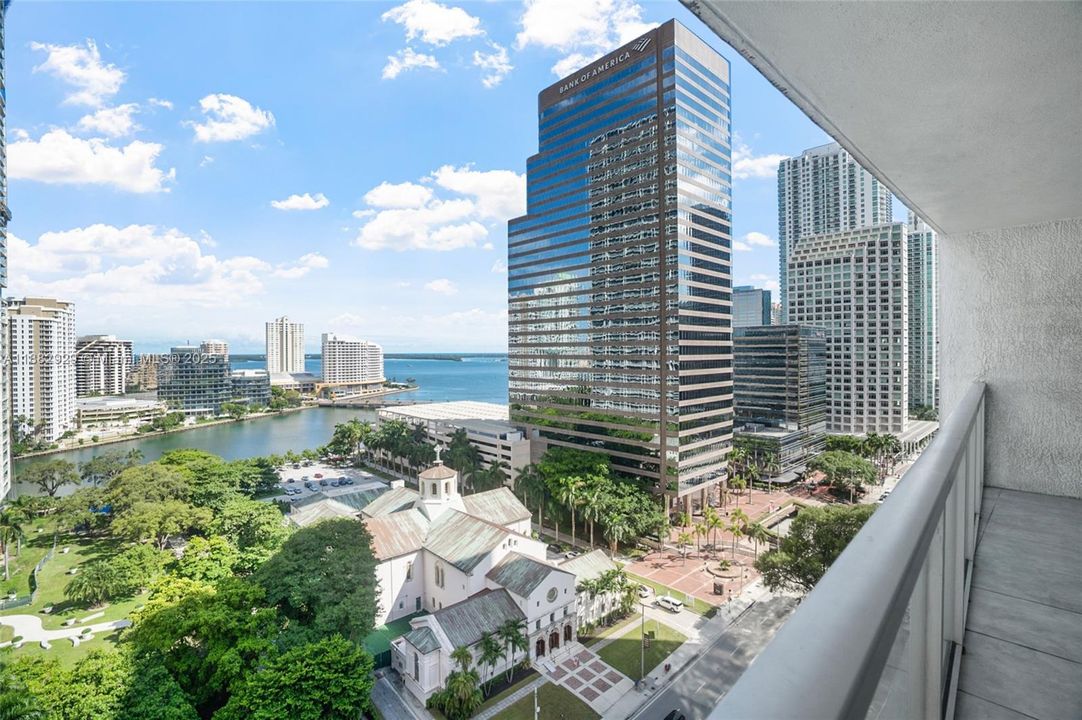 Active With Contract: $1,100,000 (3 beds, 3 baths, 1494 Square Feet)