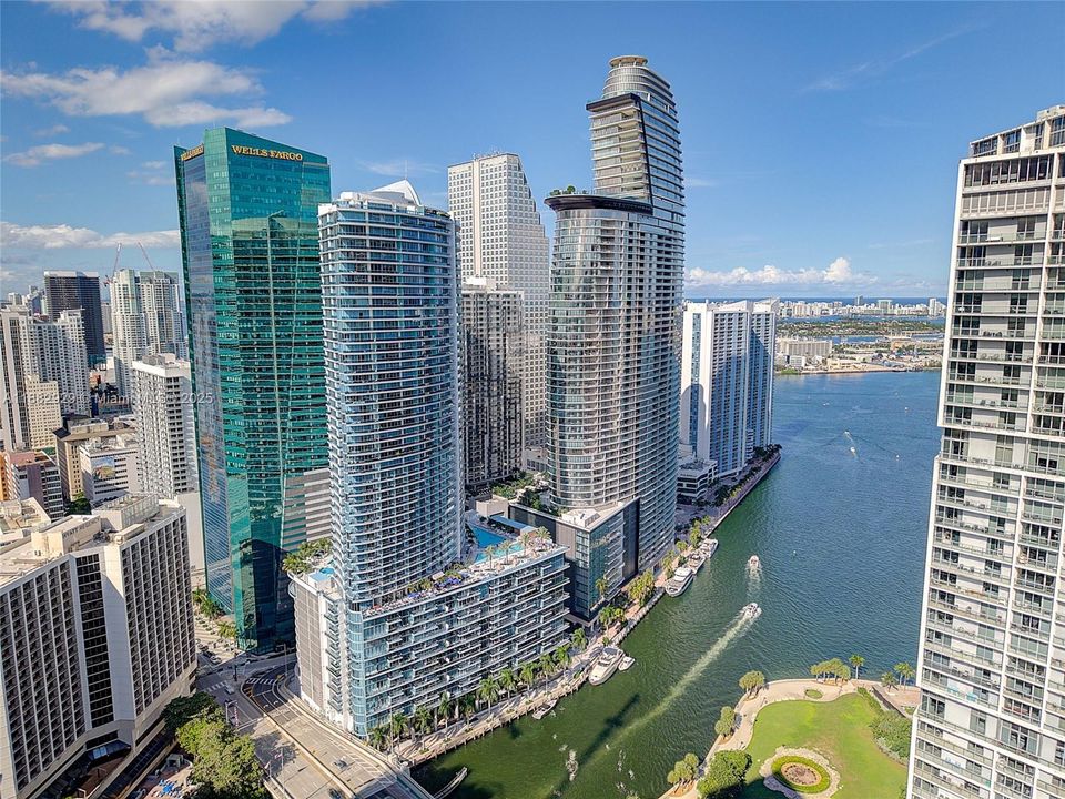 Active With Contract: $1,100,000 (3 beds, 3 baths, 1494 Square Feet)