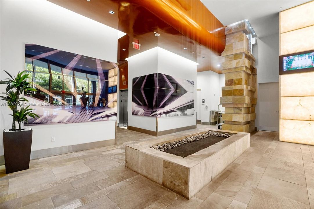 Active With Contract: $1,100,000 (3 beds, 3 baths, 1494 Square Feet)