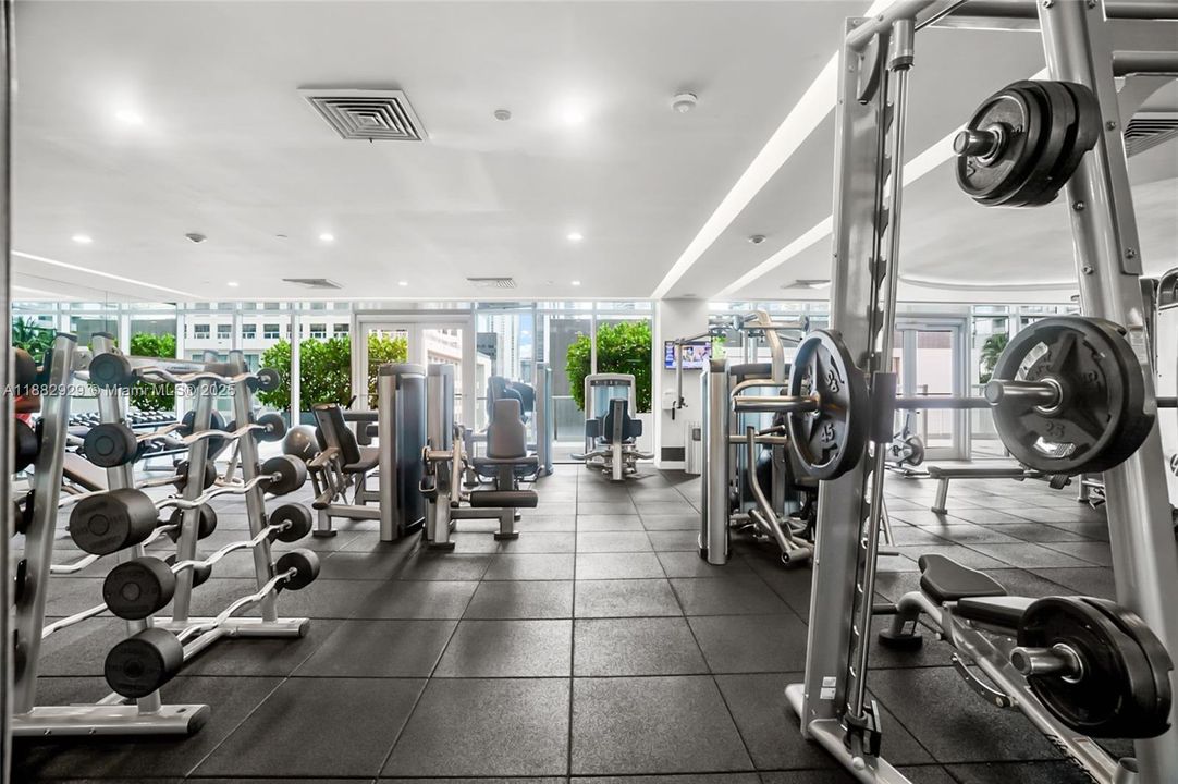 Active With Contract: $1,100,000 (3 beds, 3 baths, 1494 Square Feet)