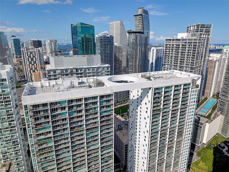 Active With Contract: $1,100,000 (3 beds, 3 baths, 1494 Square Feet)