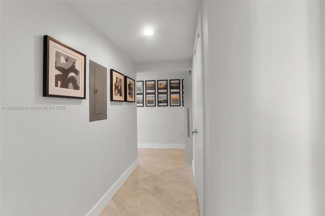 Active With Contract: $1,100,000 (3 beds, 3 baths, 1494 Square Feet)