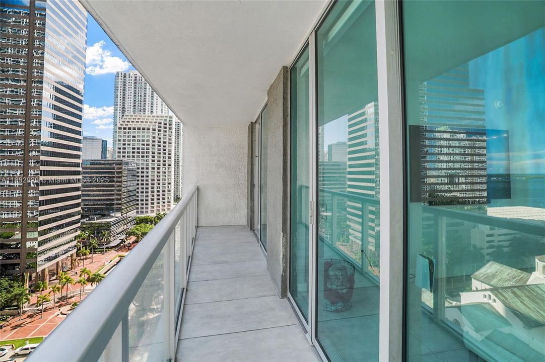 Active With Contract: $1,100,000 (3 beds, 3 baths, 1494 Square Feet)