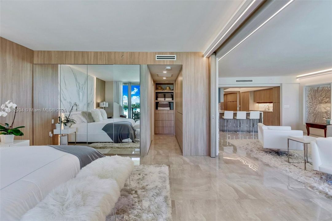 На продажу: $2,100,000 (1 спален, 2 ванн, 1370 Квадратных фут)