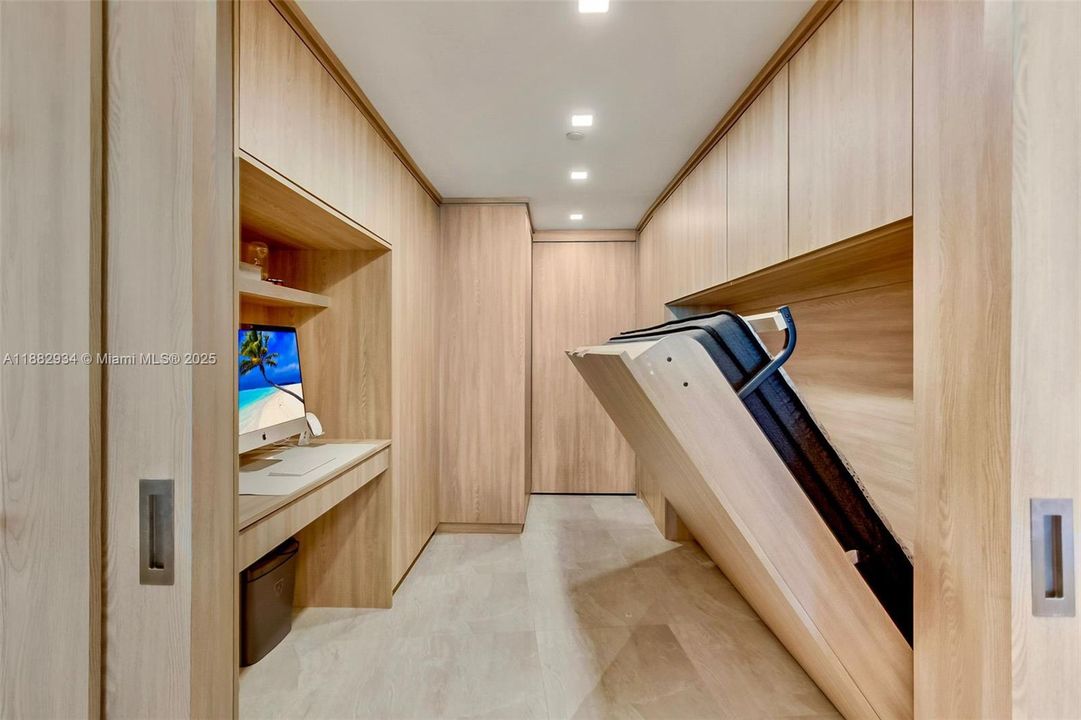 На продажу: $2,100,000 (1 спален, 2 ванн, 1370 Квадратных фут)