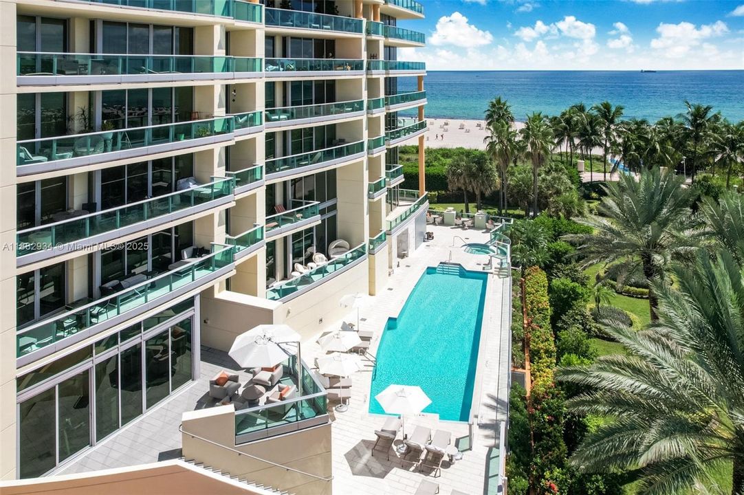 На продажу: $2,100,000 (1 спален, 2 ванн, 1370 Квадратных фут)