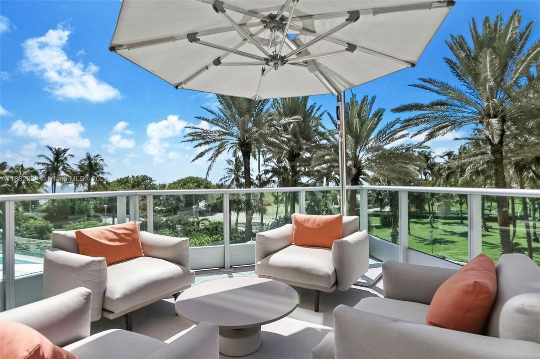 На продажу: $2,100,000 (1 спален, 2 ванн, 1370 Квадратных фут)