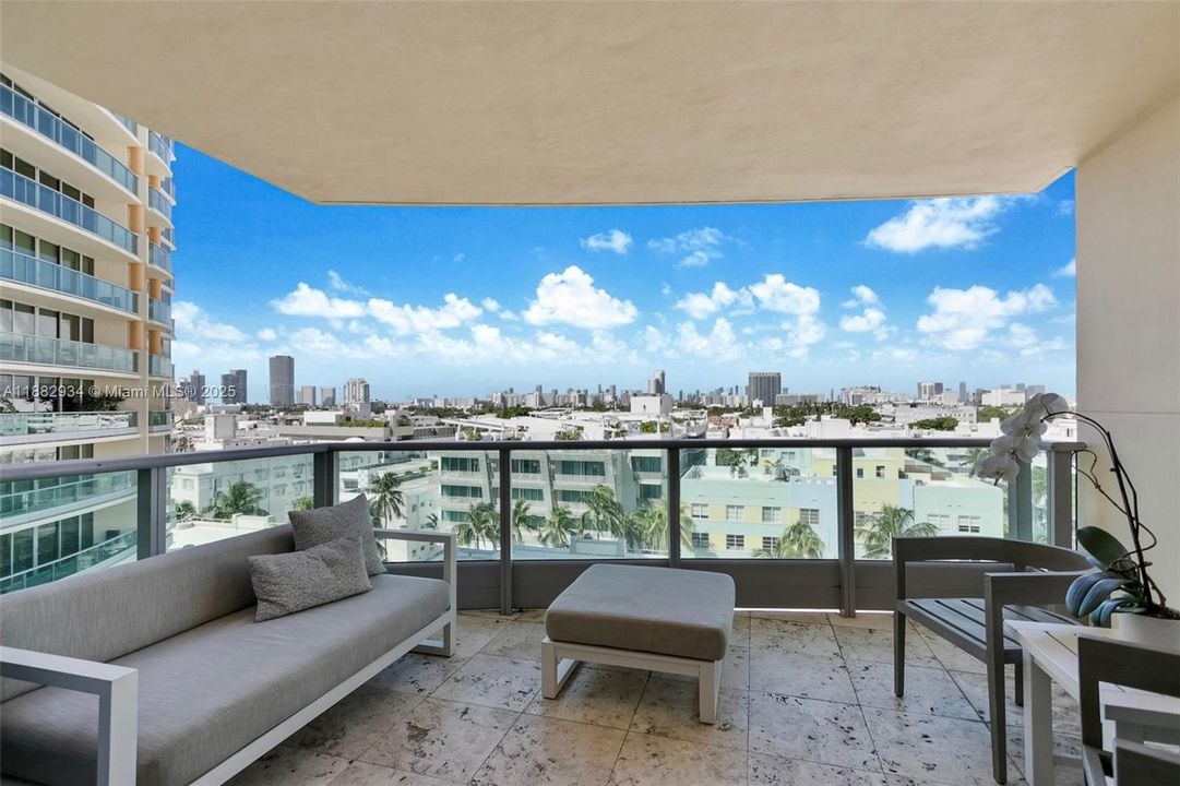 На продажу: $2,100,000 (1 спален, 2 ванн, 1370 Квадратных фут)