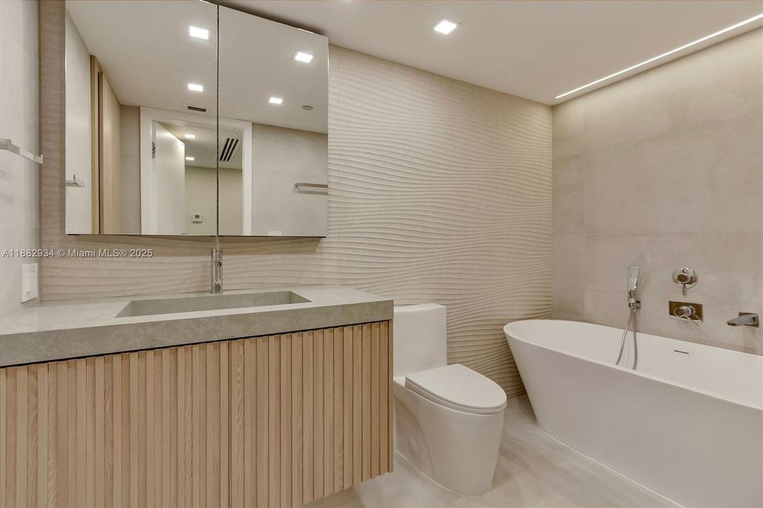 На продажу: $2,100,000 (1 спален, 2 ванн, 1370 Квадратных фут)