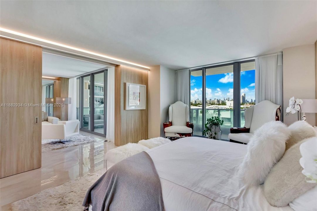 На продажу: $2,100,000 (1 спален, 2 ванн, 1370 Квадратных фут)