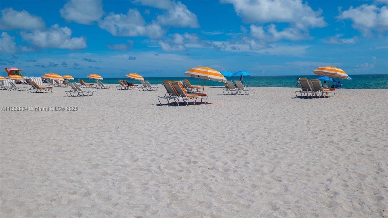 На продажу: $2,100,000 (1 спален, 2 ванн, 1370 Квадратных фут)