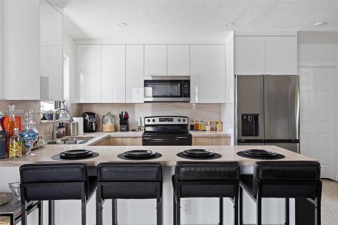 For Sale: $799,000 (0 beds, 0 baths, 2106 Square Feet)