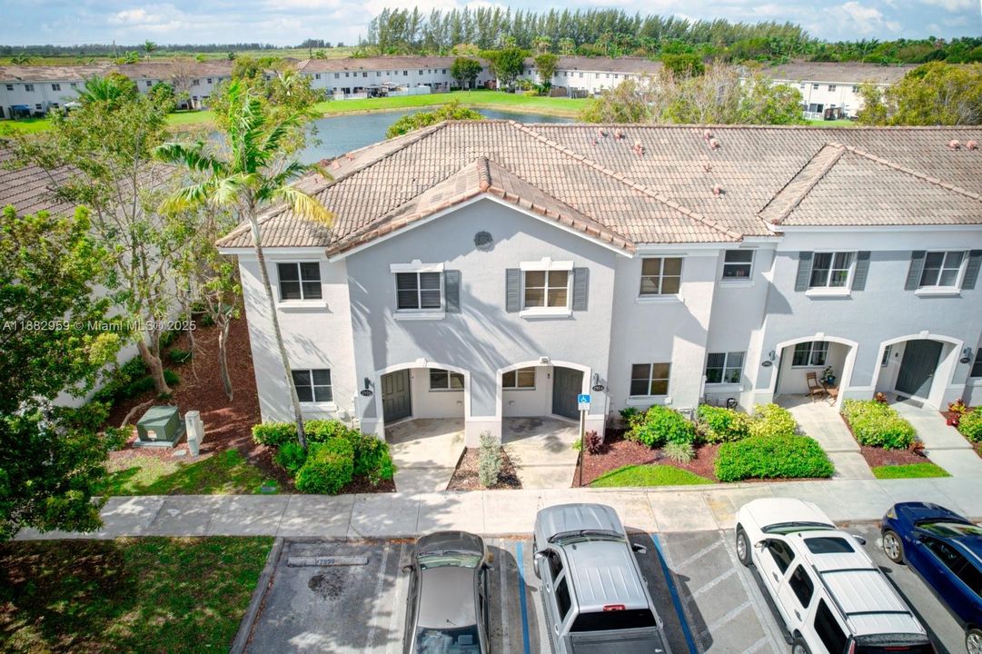 На продажу: $325,000 (3 спален, 2 ванн, 1509 Квадратных фут)