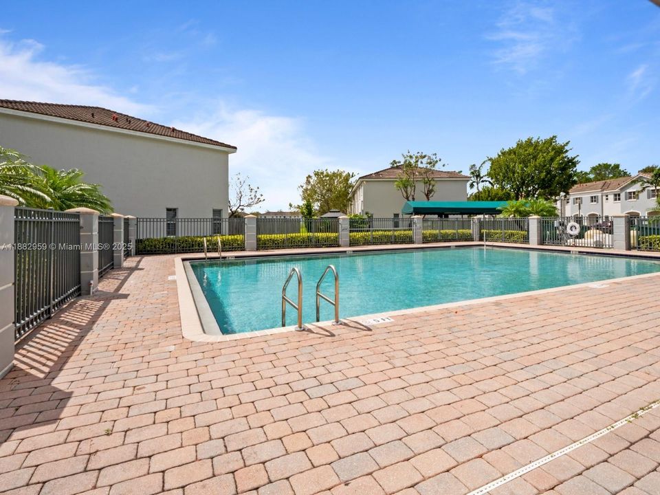 На продажу: $325,000 (3 спален, 2 ванн, 1509 Квадратных фут)