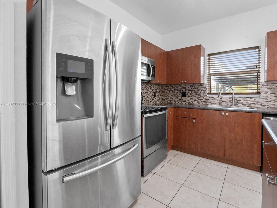 На продажу: $325,000 (3 спален, 2 ванн, 1509 Квадратных фут)