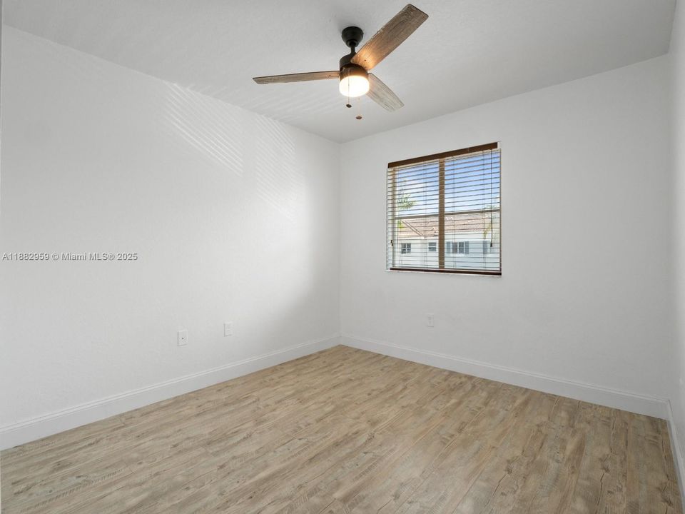 На продажу: $325,000 (3 спален, 2 ванн, 1509 Квадратных фут)