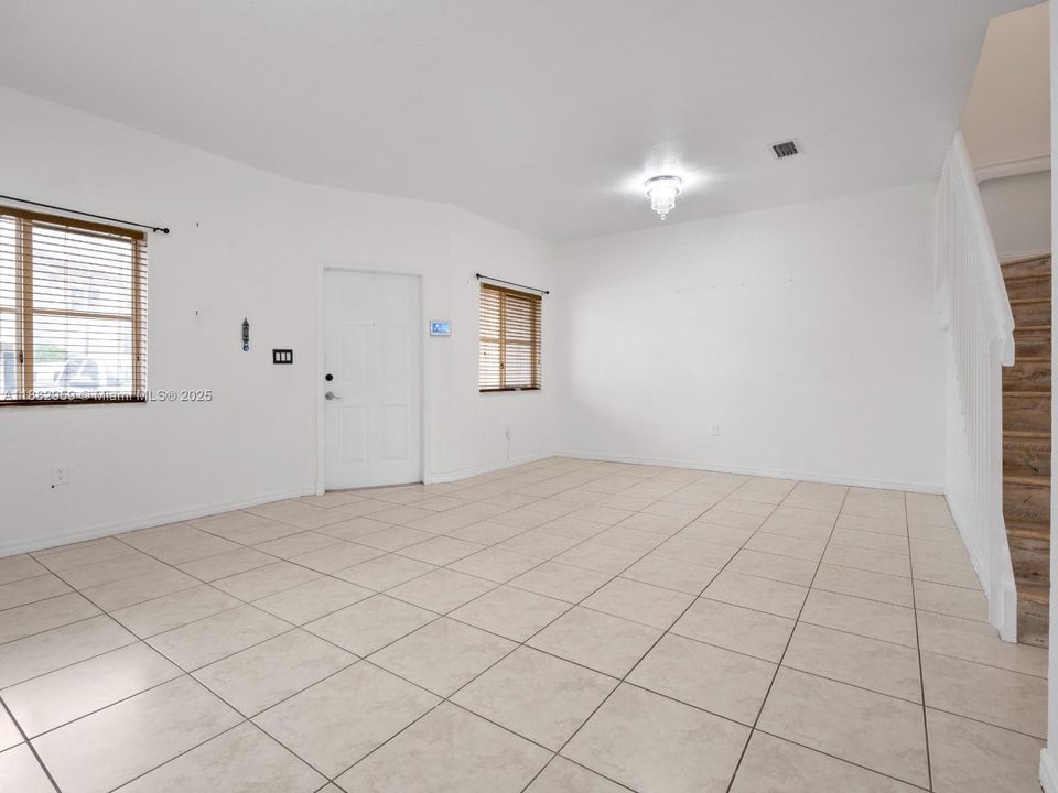 На продажу: $325,000 (3 спален, 2 ванн, 1509 Квадратных фут)