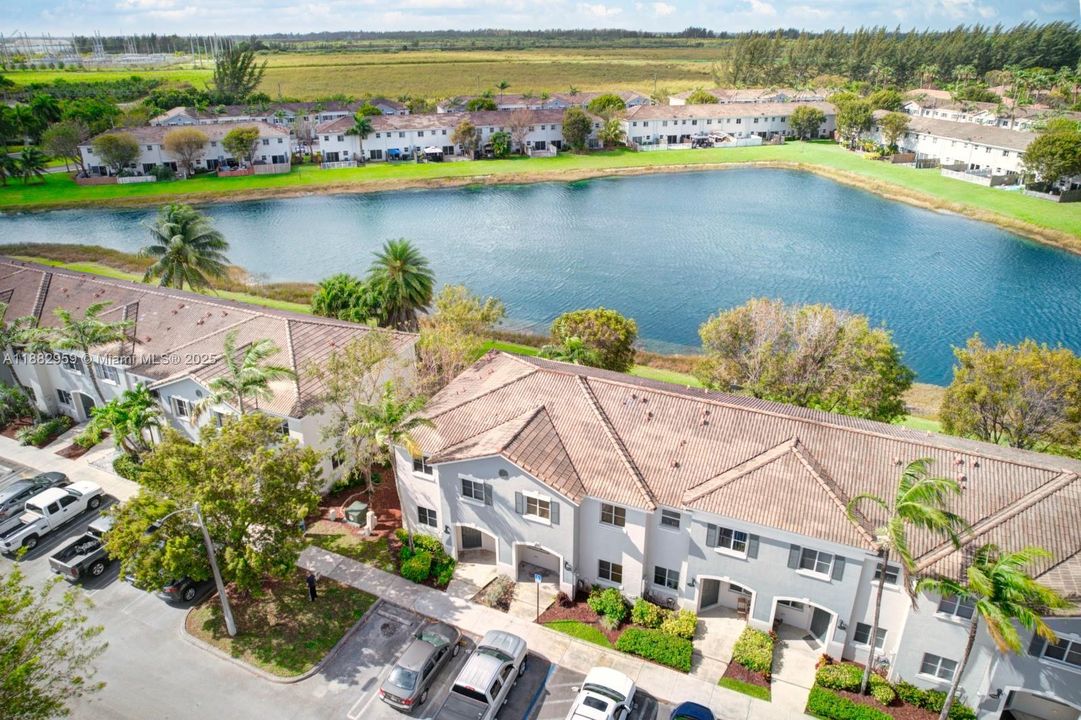 На продажу: $325,000 (3 спален, 2 ванн, 1509 Квадратных фут)