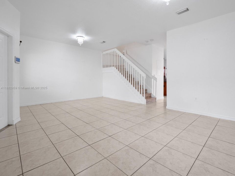 На продажу: $325,000 (3 спален, 2 ванн, 1509 Квадратных фут)