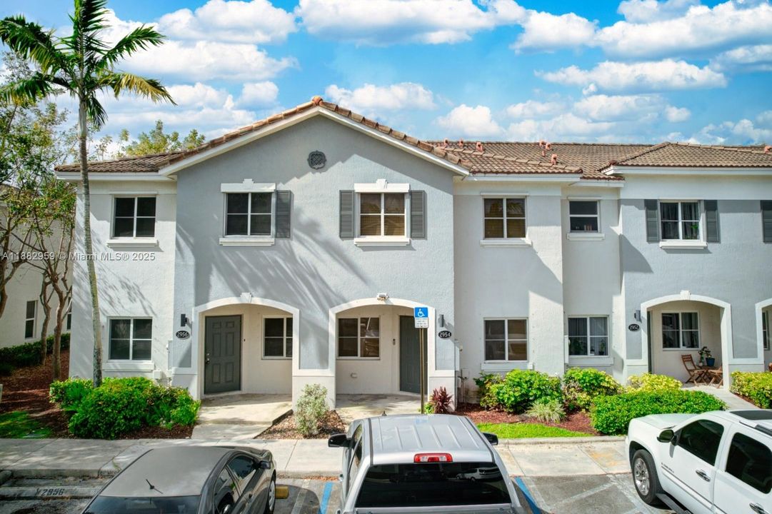 На продажу: $325,000 (3 спален, 2 ванн, 1509 Квадратных фут)