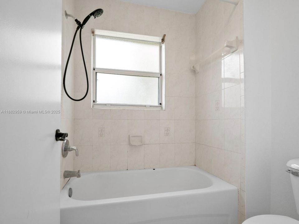 На продажу: $325,000 (3 спален, 2 ванн, 1509 Квадратных фут)