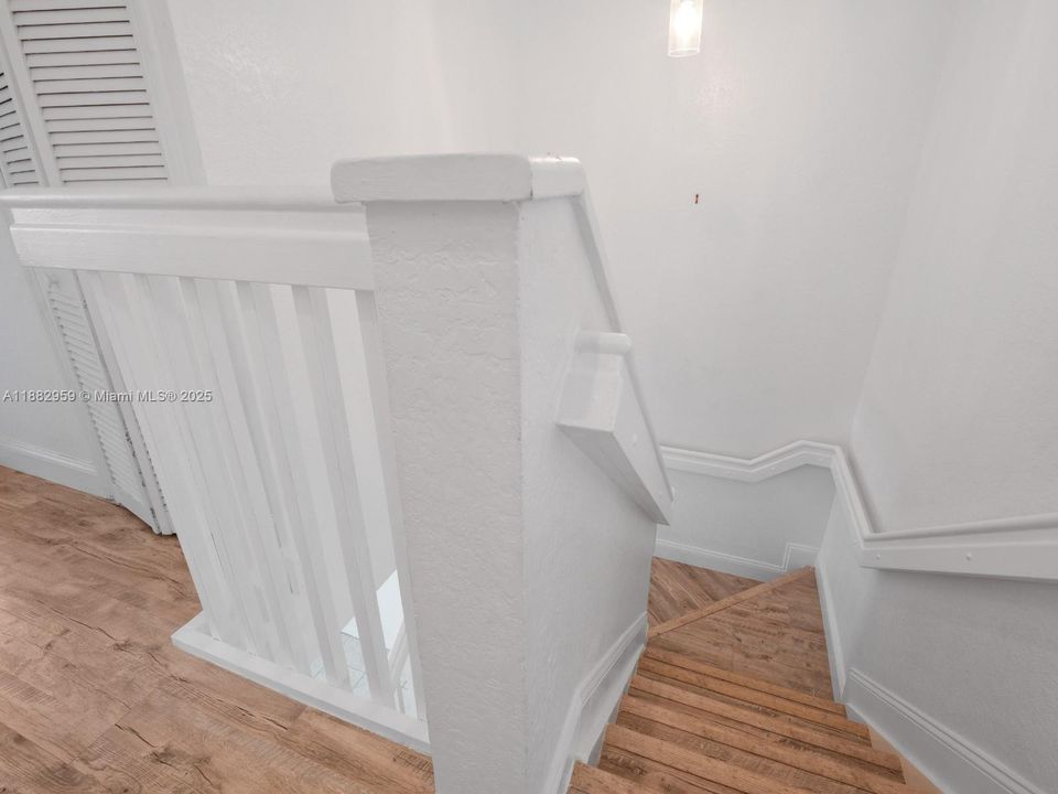 На продажу: $325,000 (3 спален, 2 ванн, 1509 Квадратных фут)