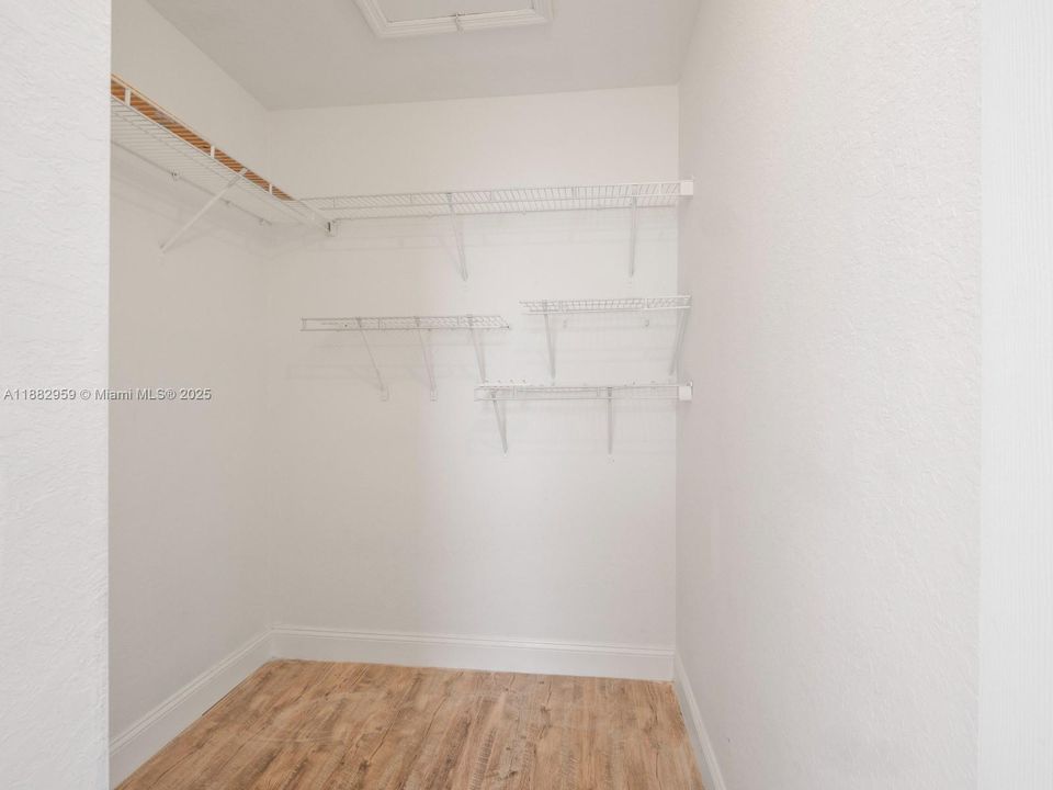 На продажу: $325,000 (3 спален, 2 ванн, 1509 Квадратных фут)