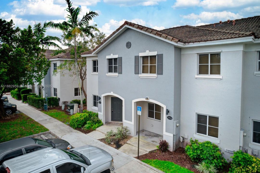 На продажу: $325,000 (3 спален, 2 ванн, 1509 Квадратных фут)