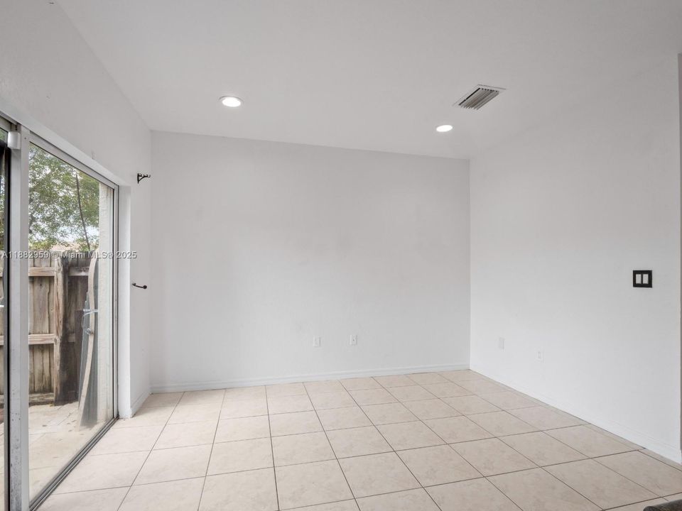 На продажу: $325,000 (3 спален, 2 ванн, 1509 Квадратных фут)