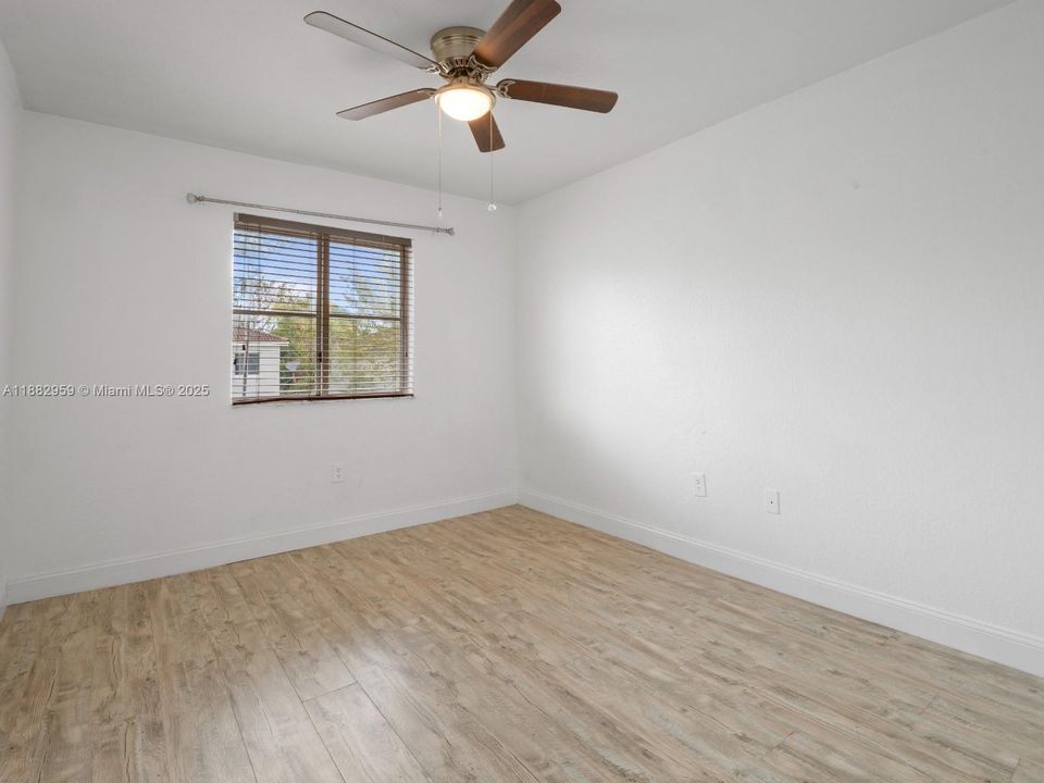 На продажу: $325,000 (3 спален, 2 ванн, 1509 Квадратных фут)