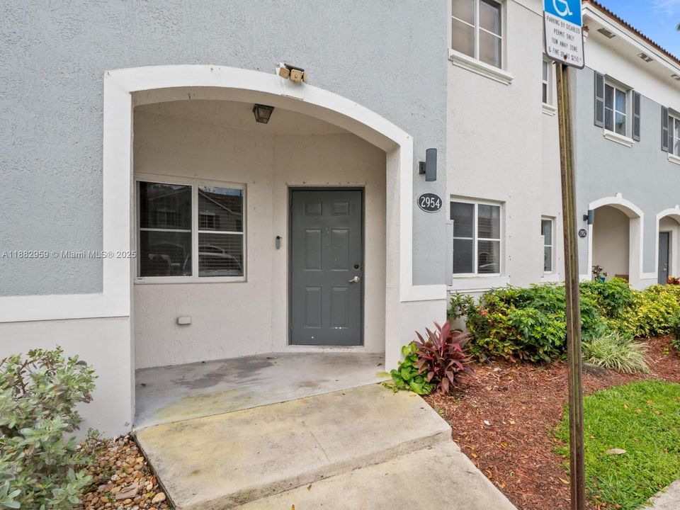 На продажу: $325,000 (3 спален, 2 ванн, 1509 Квадратных фут)