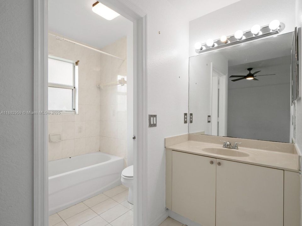 На продажу: $325,000 (3 спален, 2 ванн, 1509 Квадратных фут)