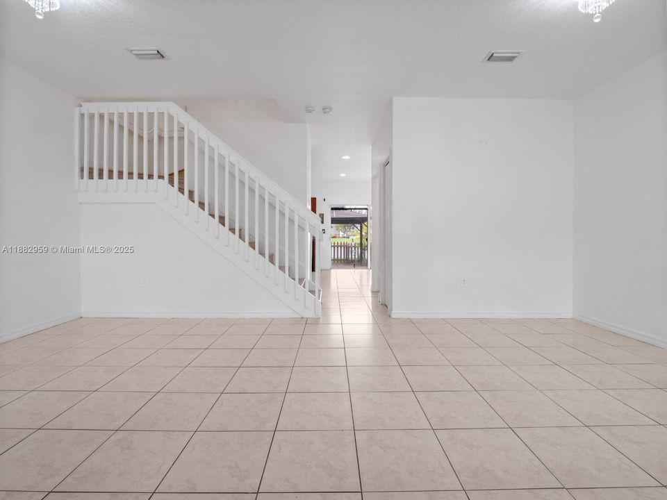 На продажу: $325,000 (3 спален, 2 ванн, 1509 Квадратных фут)