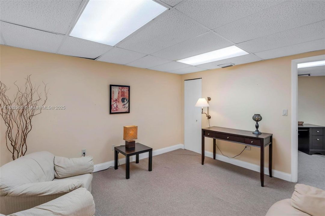 最近售出: $23,400 (0 贝兹, 0 浴室, 0 平方英尺)