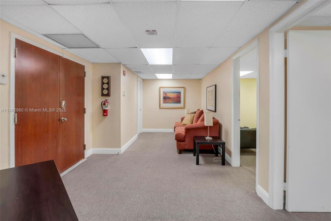 最近售出: $23,400 (0 贝兹, 0 浴室, 0 平方英尺)