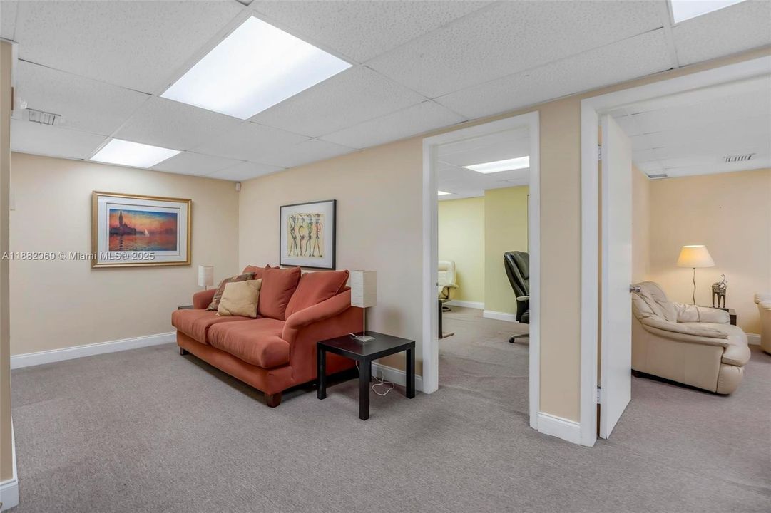 最近售出: $23,400 (0 贝兹, 0 浴室, 0 平方英尺)