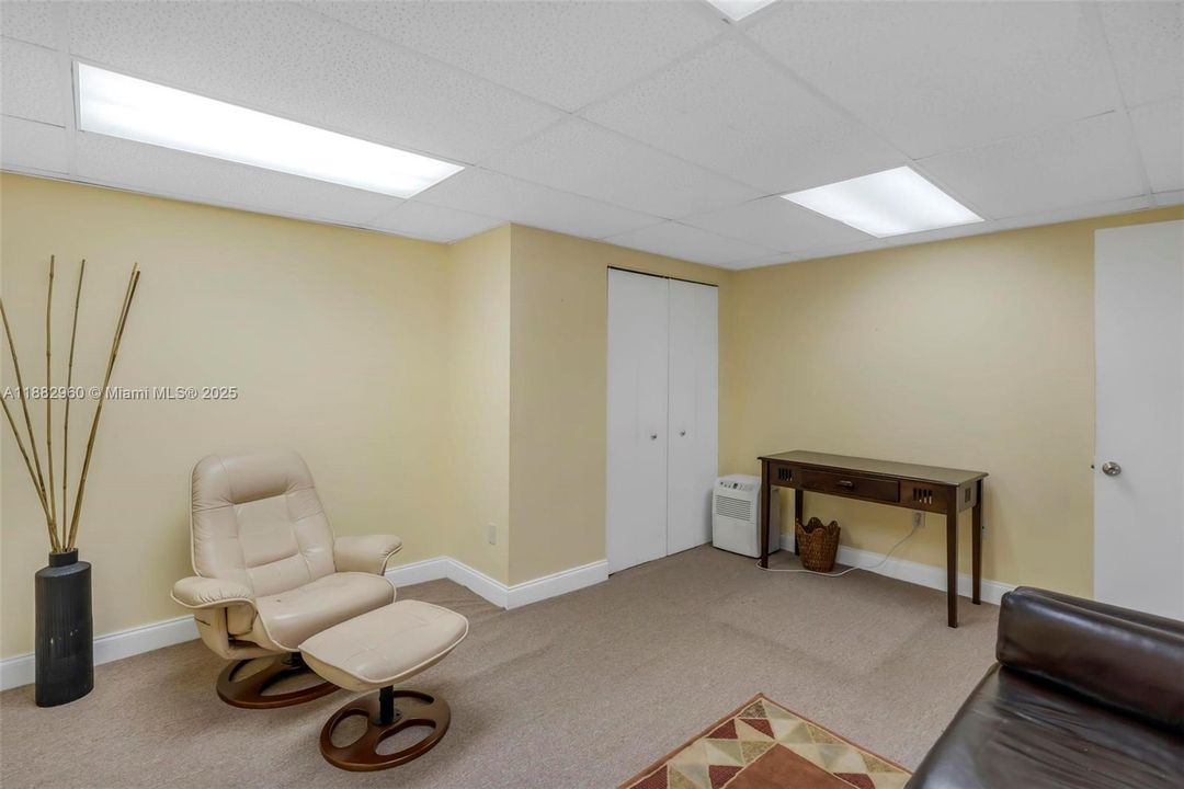 最近售出: $23,400 (0 贝兹, 0 浴室, 0 平方英尺)